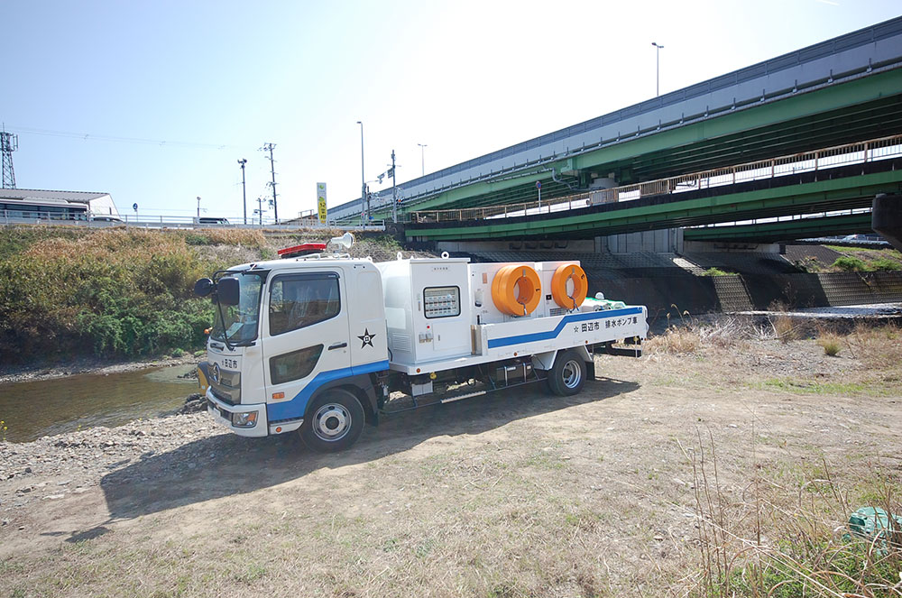 災害復旧用　排水ポンプ車_12